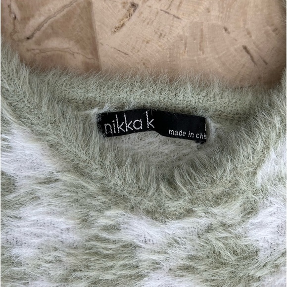 Nikka‎ K Fuzzy Crop Top - Picture 2 of 5
